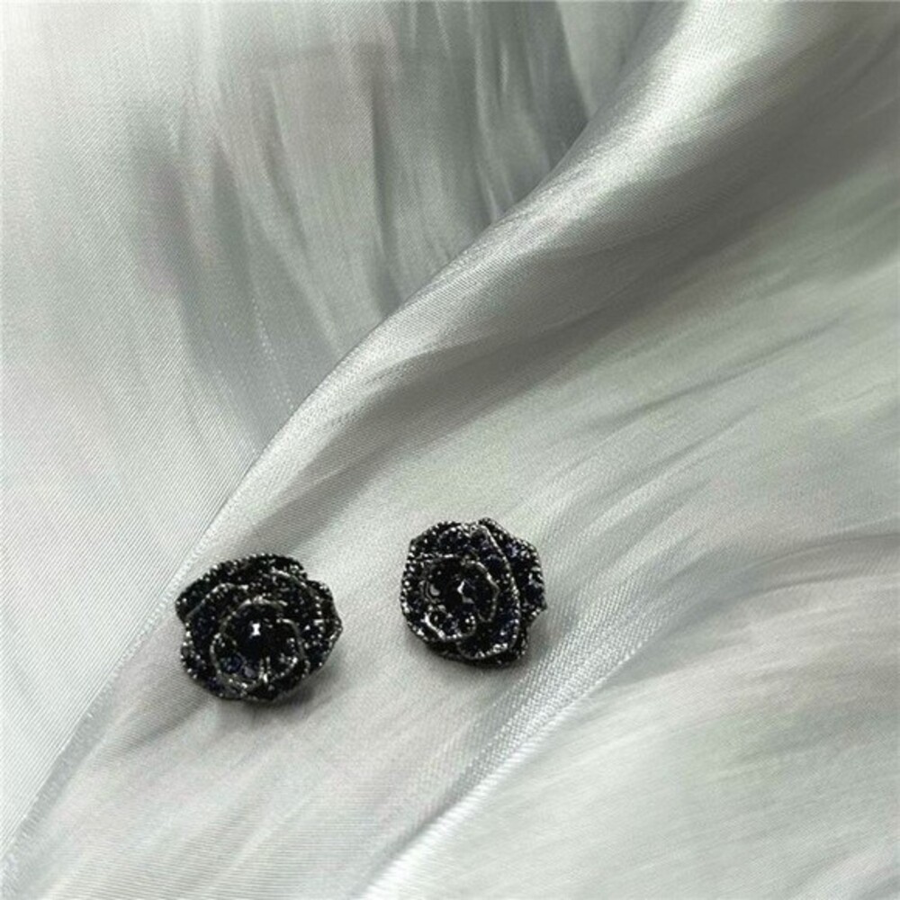 Blue Floral Gold-Trim Sparkling Stud Earrings – NWT